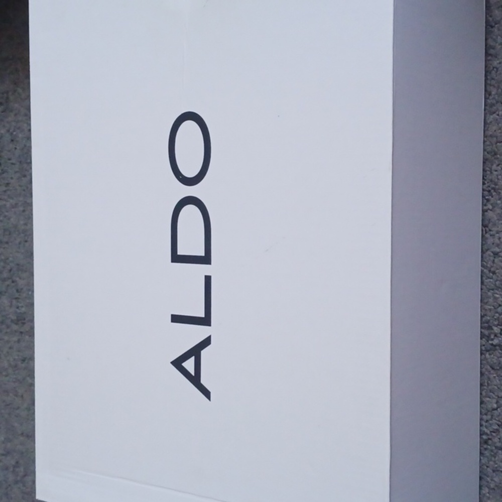 Slighly worn Aldo Zoanna-28